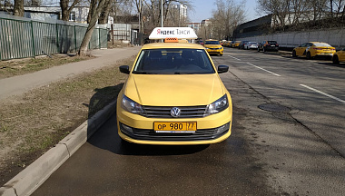 Аренда фольксваген поло для работы в такси 1200 рублей - фотография №1